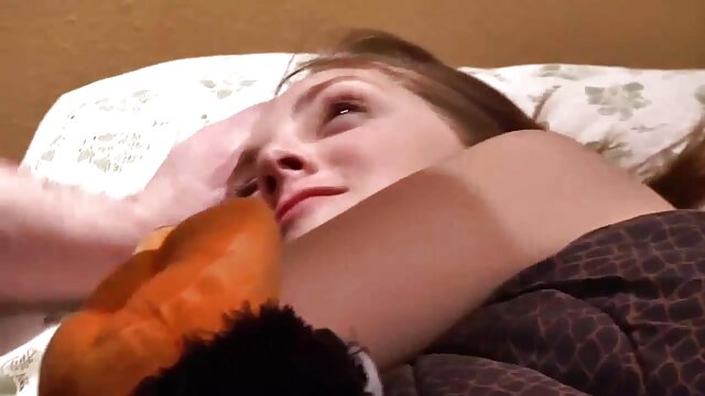Καλύτερο πορνό :  Το κορακίσιο μωρό παίρνει ένα καυτό μασάζ και ένα μεγάλο πουλί Δωρεάν βίντεο κλιπ 