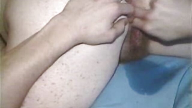 Καλύτερο πορνό :  Ένας καυλιάρης άντρας γαμιέται άτακτους γκόμενους μαθητών δίπλα στην πισίνα Δωρεάν βίντεο κλιπ 